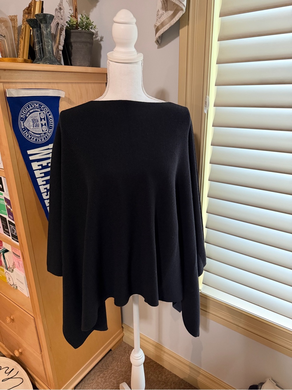 NWOT Lululemon Divinity Scarf Pullover Merino Wool Black One Size